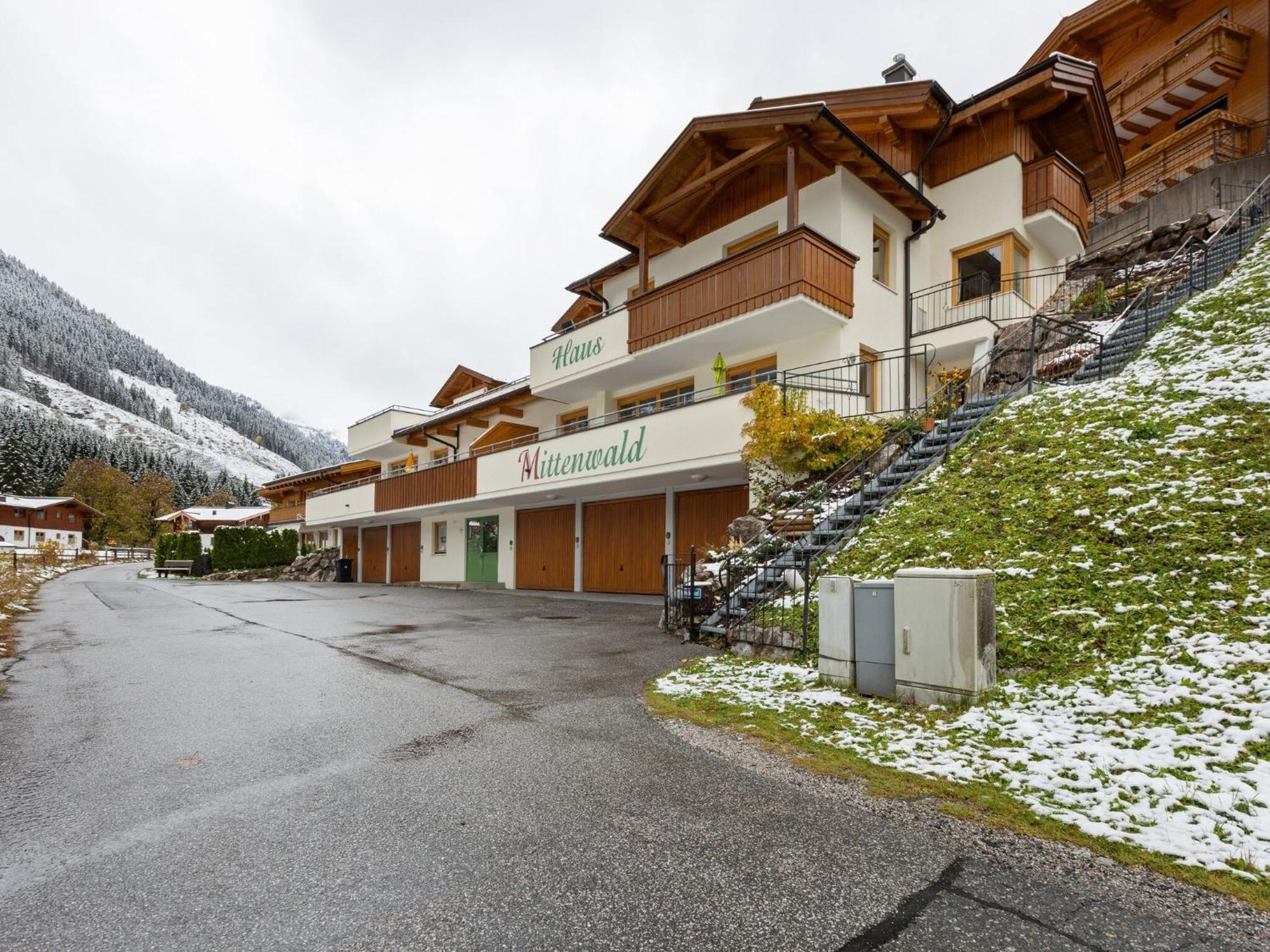 Chalet Apartment In Saalbach Hinterglemm Buitenkant foto